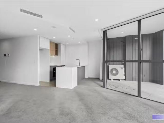 Cozy 1 BR 108/15 Wilbow Street, Phillip ACT 2606 Apartment for.