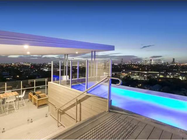 Rental! 1 BR 1096/123 Cavendish Road, COORPAROO Apartment for.