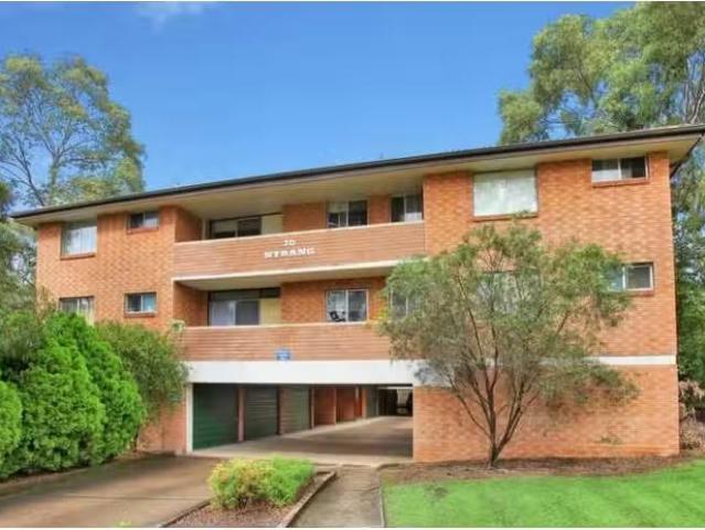 Just in! 1 BR 10/18 20 Paton St, MERRYLANDS WEST Apartment for.