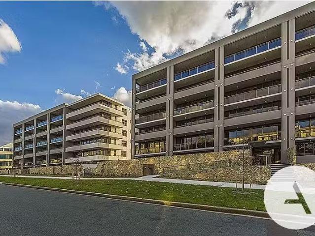 Nice 1 BR 114/32 Blackall Pl, Barton Apartment for rent Liste.