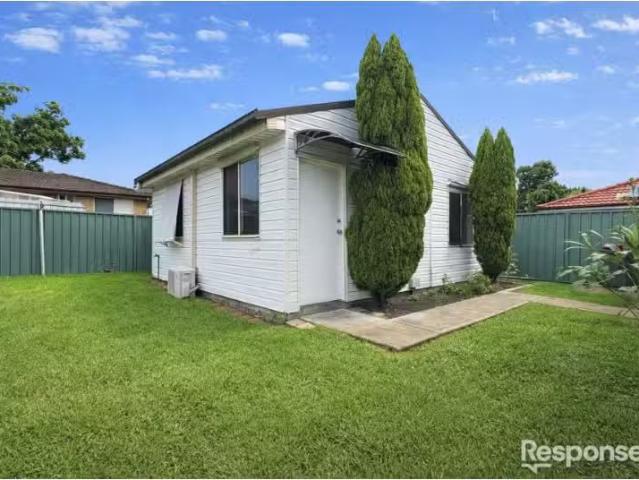 Rental! 1 BR 119a Yarramundi Drive, Dean Park House for rent.