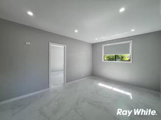 Charming 1 BR 11B Chapman Avenue, Castle Hill, NSW 2154
