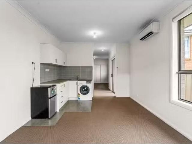 Charming 1 BR 1/23B Melrose Street, MIDDLETON GRANGE House for.
