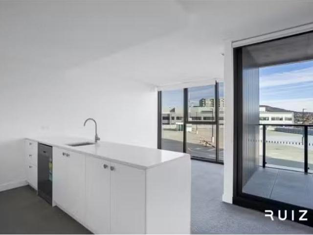 New 1 BR 1310/6 Furzer Street, Phillip Apartment for rent Lis.