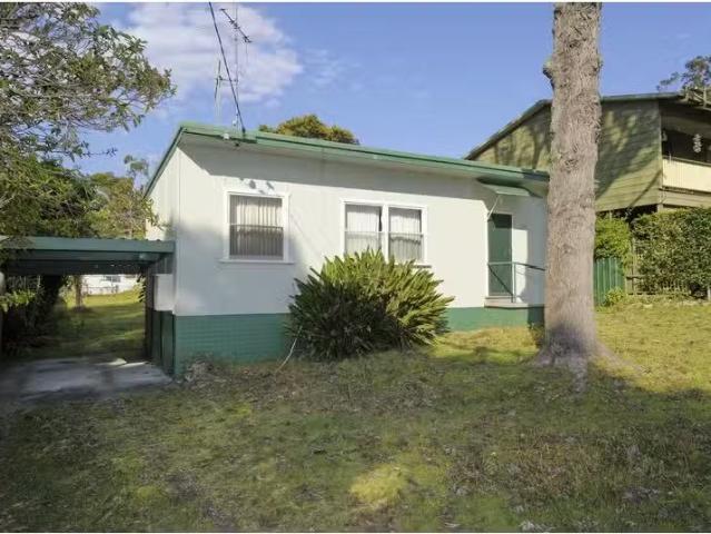 Unique 1 BR 1/5 Montevideo Parade, NELSON BAY House for rent.