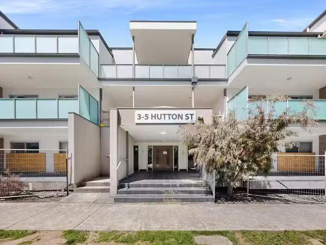 Cheap 1 BR 18/3 5 Hutton Street, Dandenong, VIC 3175