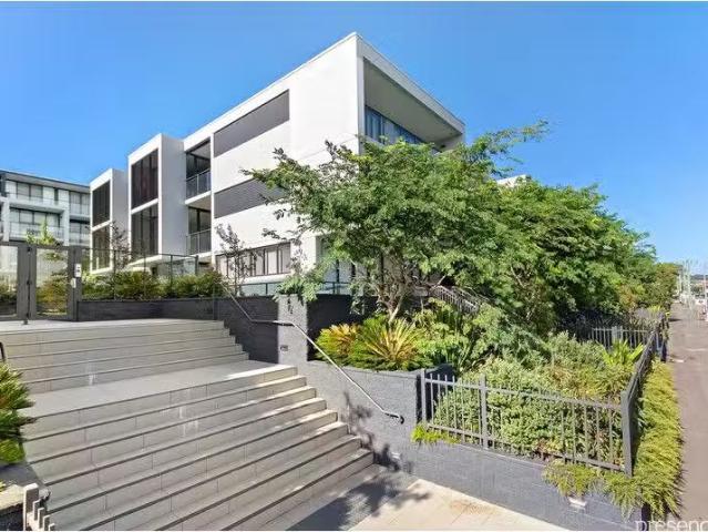 Charming 1 BR 202/121 Union Street, Cooks Hill Apartment for r.
