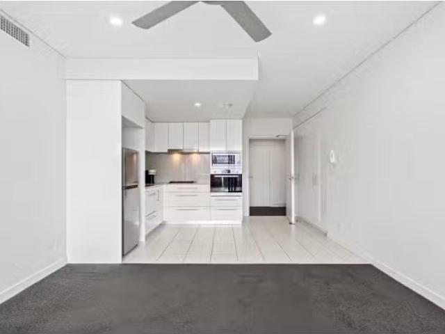 Cozy 1 BR 2024/16 Hamilton Place, BOWEN HILLS Apartment for re.