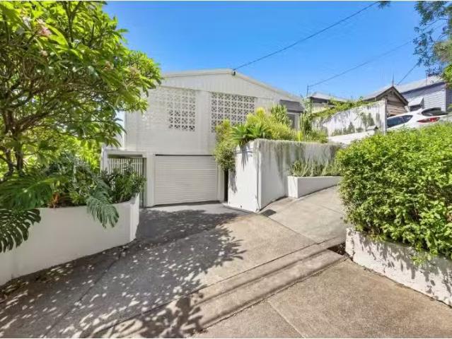 Unique 1 BR 237A Baroona Road, PADDINGTON Apartment for rent.