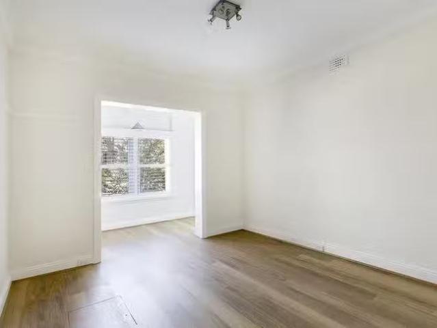 Cozy 1 BR 2/51 East Crescent Street, Lavender Bay, NSW 2060