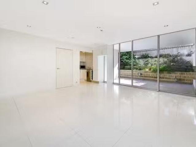 Deal! 1 BR 25/1 11 Murray Street, Waterloo, NSW 2017