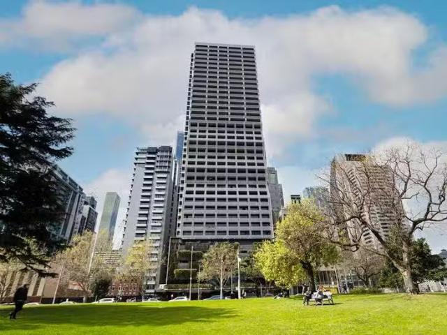 Charming 1 BR 2612/350 William Street, Melbourne, VIC 3000