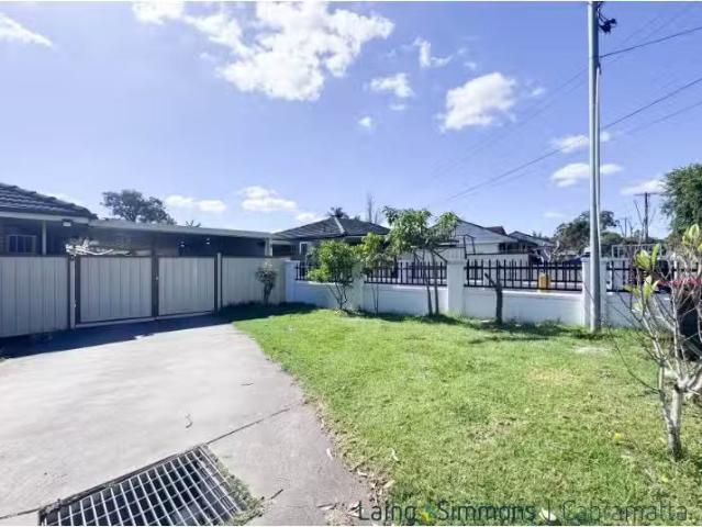 Charming 1 BR 27B Tumbarumba Crescent, Heckenberg Apartment fo.
