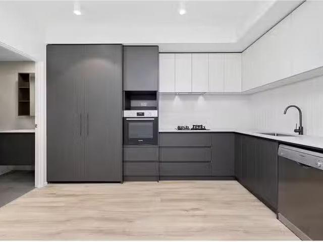 Cheap 1 BR 2805/6 Penaluna Place, Adelaide, SA 5000