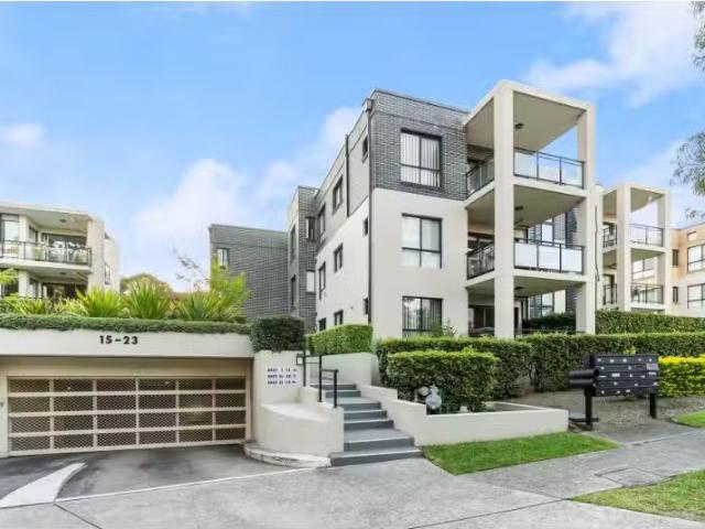 Nice 1 BR 28/15 23 Premier Street, Gymea Apartment for rent L.