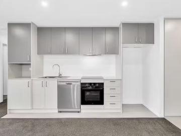 Deal! 1 BR 321/2 Limburg Way, Greenway, ACT 2900