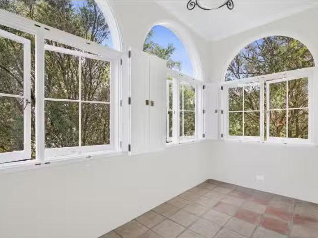 Nice 1 BR 3/83 Cremorne Road, Cremorne Apartment for rent Lis.