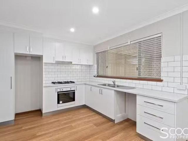 Nice 1 BR 7A Amberley Way, Hamilton Hill, WA 6163