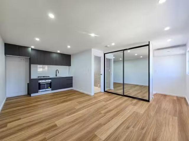 Deal! 1 BR 40A Islington Street, Denham Court, NSW 2565