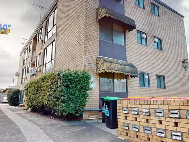 Just in! 1 BR 4/18 Bloomfield Road, Ascot Vale, VIC 3032