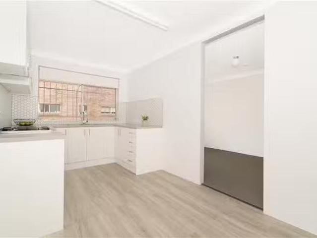 For Rent! 1 BR 4/3 Parkhill Street, Chermside, QLD 4032