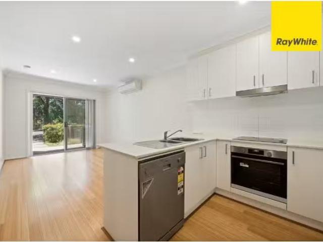 For Rent! 1 BR 5/17 Majura Avenue, part SON Apartment for rent.