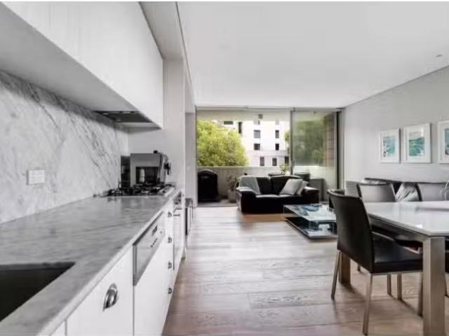 Charming 1 BR 5/1 Jaques Avenue, Bondi Beach Apartment for ren.