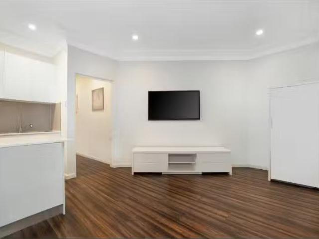 Nice 1 BR 5/563 Old South Head Road, ROSE BAY Apartment for re.