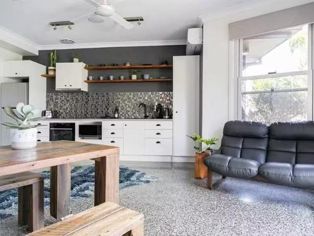 Unique 1 BR 5 Hoop Pine Lane, SUFFOLK PARK Apartment for rent.