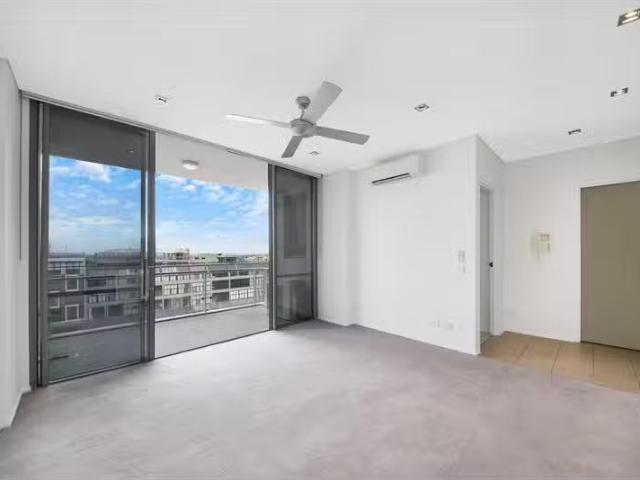 New 1 BR 604/26 Clarke Street, Crows Nest Apartment for rent.