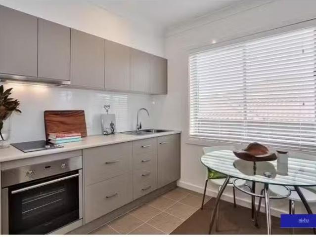 Deal! 1 BR 7/22A Buruda Street, MAYFIELD Apartment for rent L.