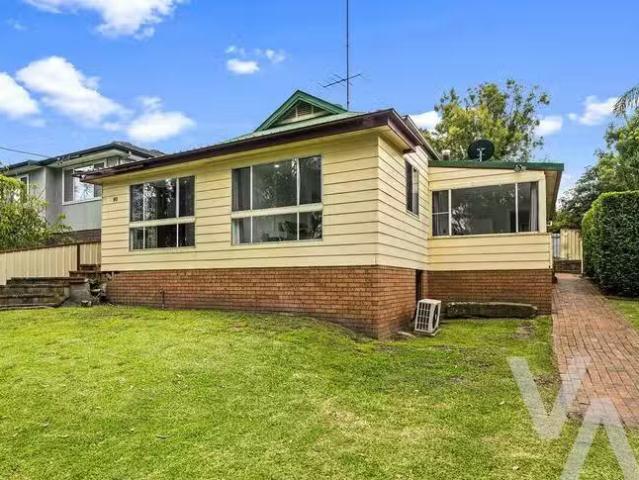 Charming 1 BR 80 Michael Street, Jesmond, NSW 2299