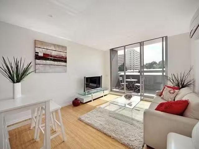 Deal! 1 BR 8/28 Clifton Street, Prahran, VIC 3181