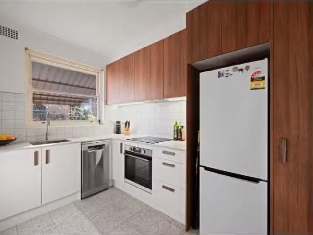 Rental! 1 BR 9/35 37 Cobar Street, Dulwich Hill Apartment for.
