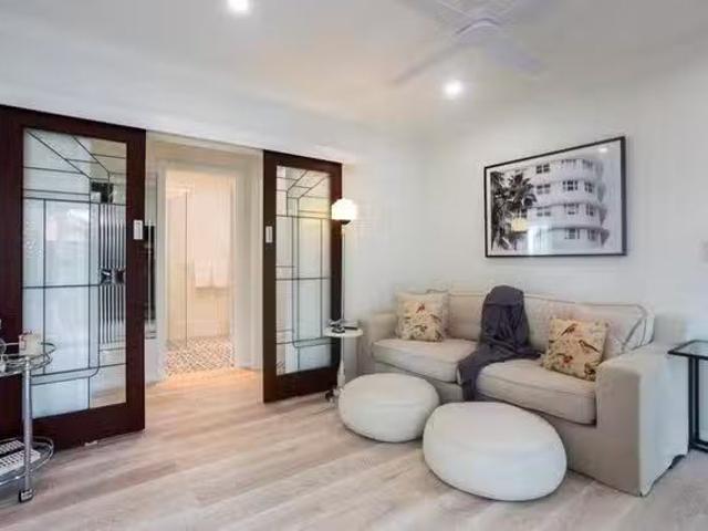 Unique 1 BR Clieveden Street