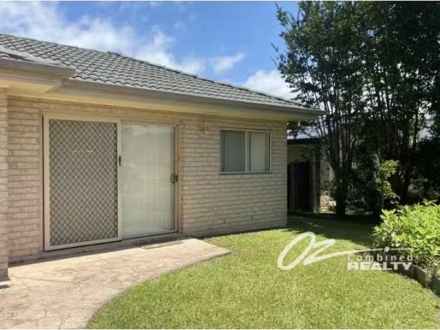 Deal! 1 BR b/183 Duncan Street, Vincentia Apartment for rent.