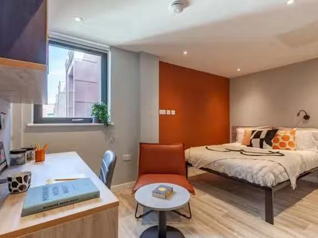 Charming 1 BR Benson Yard Premium En Suite