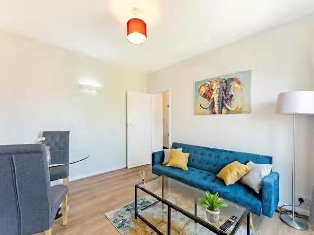 Just in! 1 BR Garter Way, London