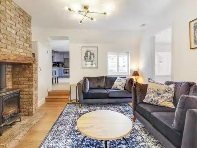 Deal! 1 BR Gedges Hill