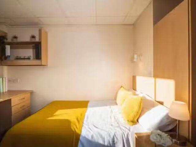 Cozy 1 BR Ensuite With Premium Kitchen