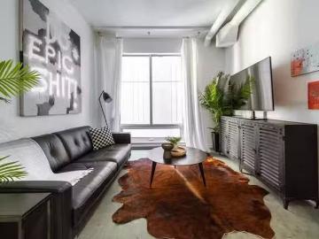 Downtown Edmonton, Edmonton, Alberta - Equipped kitchen