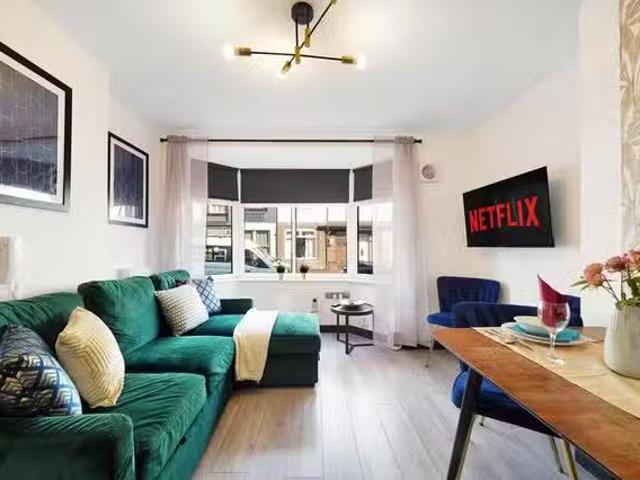 For Rent! 1 BR Lower Oxford Street