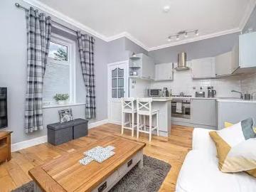 Just in! 1 BR Landel Street