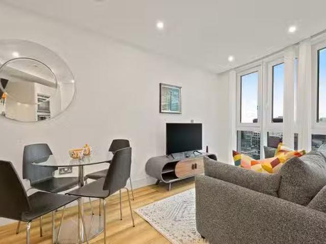 Cozy 1 BR Leman Street