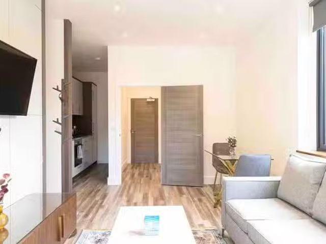 Cozy 1 BR Milburn Avenue