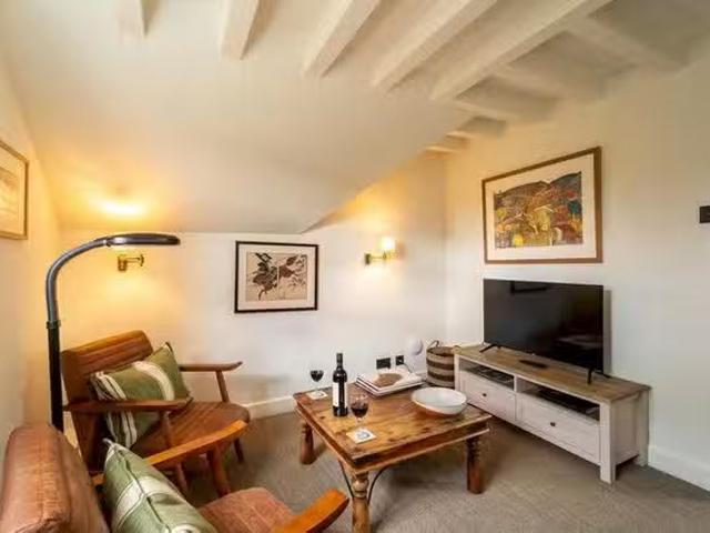New 1 BR School Lane