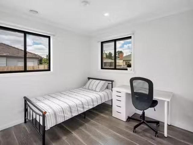 Rental! 1 BR Single Room Ensuite