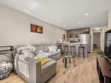 Calgary, Alberta - Balcony, Parking, Equipped kitchen