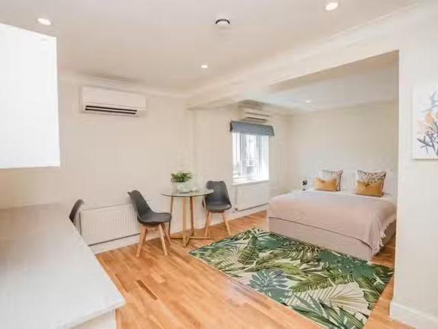 Cheap 1 BR Regency Square, Brighton