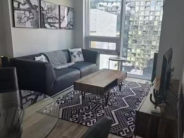 Rental! 1 BR Rue de Bleury